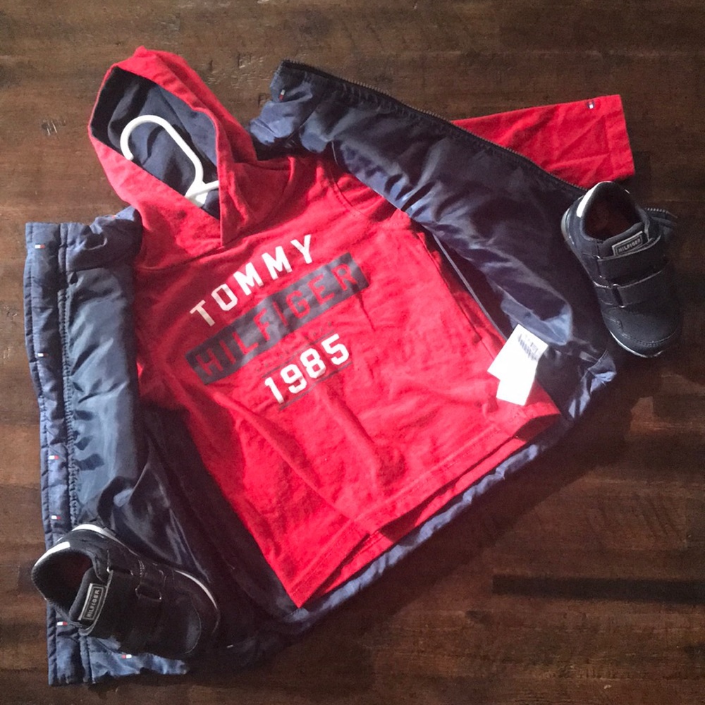 Tommy Hilfiger ( vest w/ shirt & gym shoes )